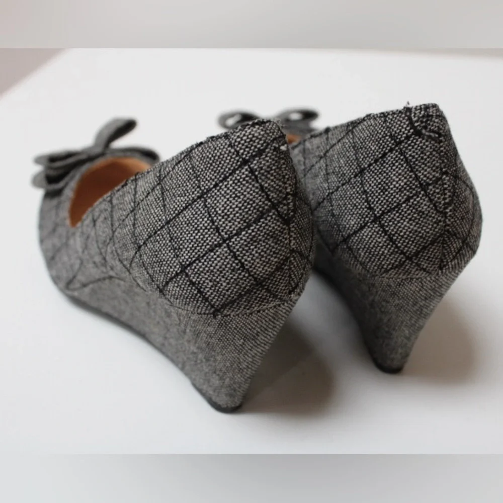 Jessica Simpson Sincerely  bow wedges